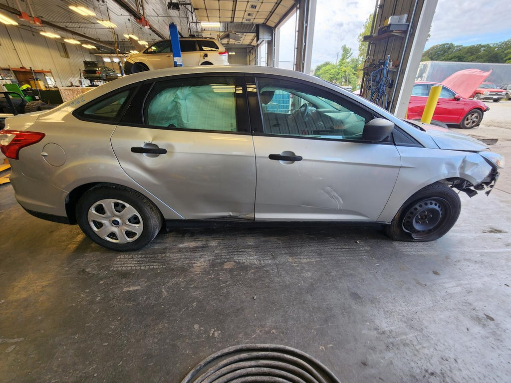 Used Front Left Door Window Regulator Front fits: 2014 Ford Focus electric w/o a