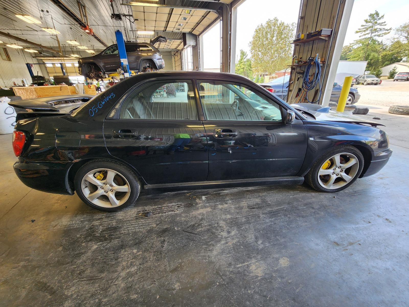 Used Windshield Wiper Motor fits: 2005 Subaru Impreza  Grade A
