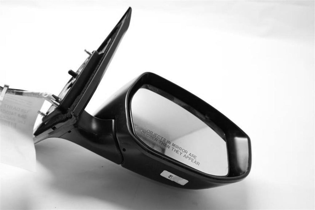 Used Right Door Mirror fits: 2017 Nissan Sentra Power w/turn signal LED heated R