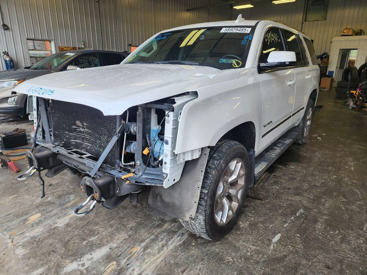 Used Air Cleaner Assembly fits: 2016 Gmc Yukon  Grade A
