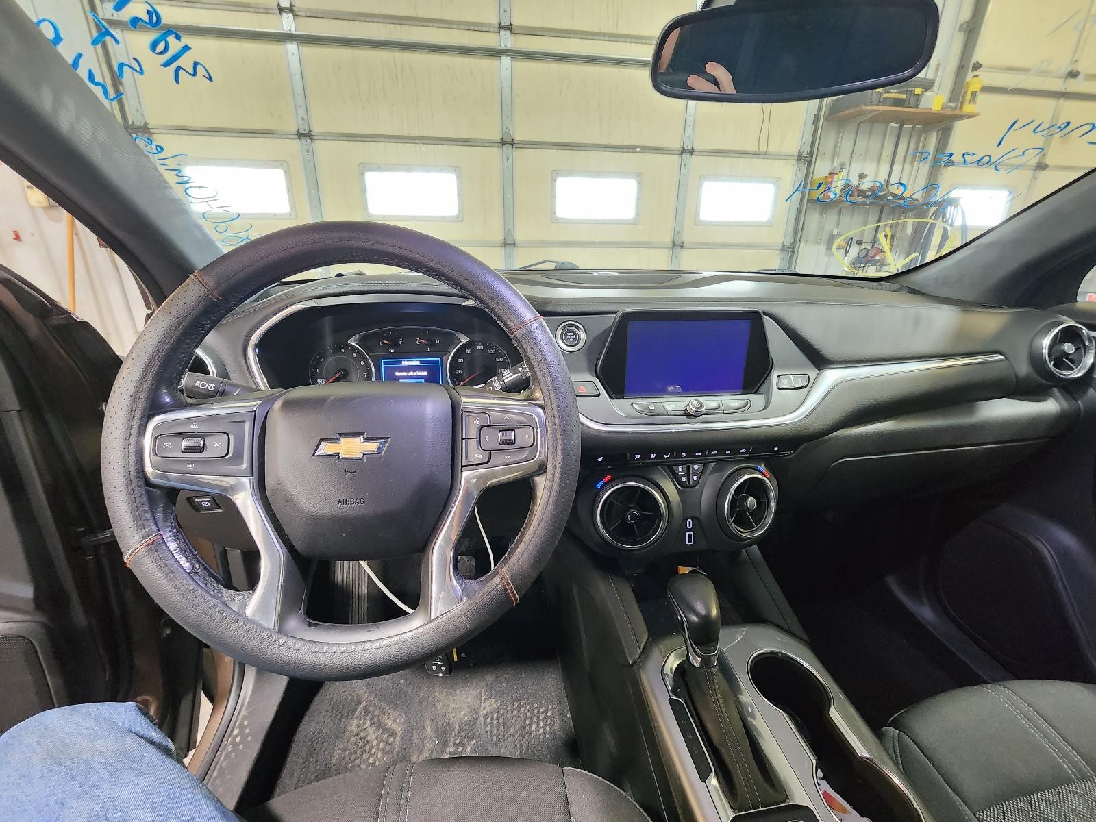 Used Left Door Mirror fits: 2019 Chevrolet Blazer power heated w/integral turn s