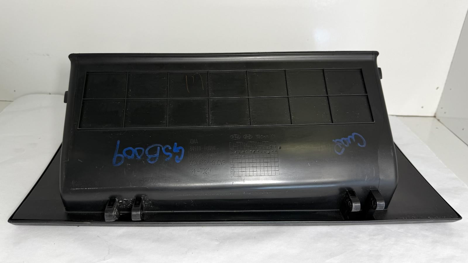 2011-2015 KIA SORENTO GLOVE BOX STORAGE COMPARTMENT DOOR OEM