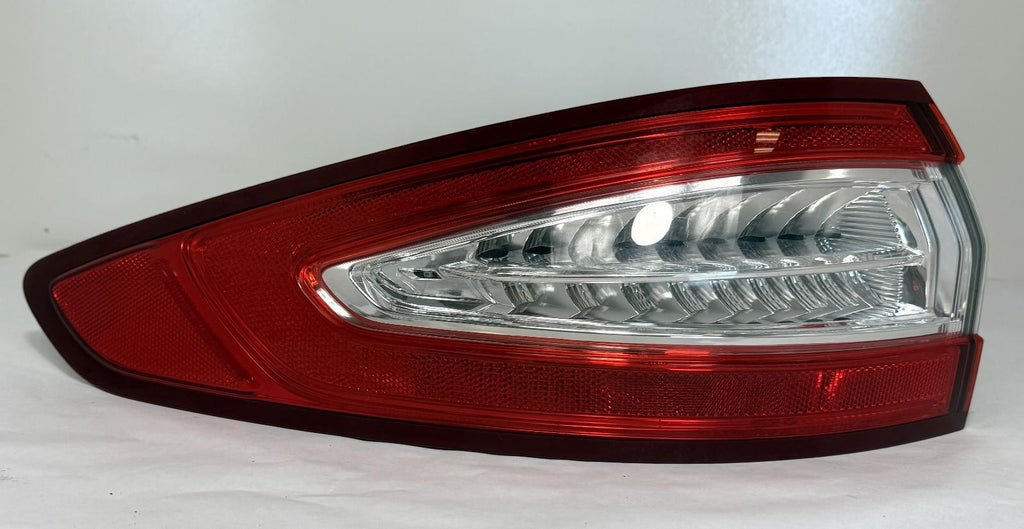 2013-2016 FORD FUSION TAILLIGHT LEFT SIDE LED QUARTER PANEL MOUNTED OEM