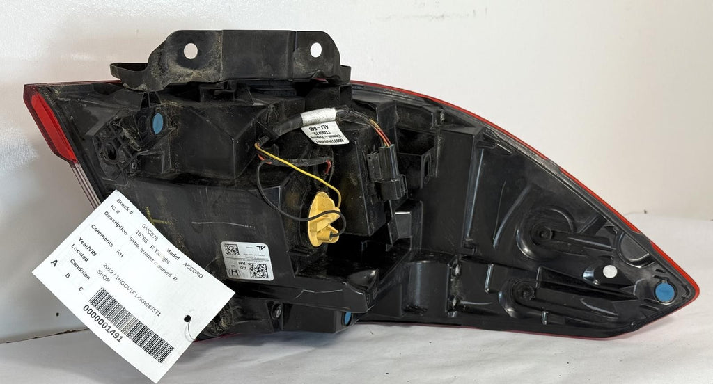 Used Right Tail Light Assembly fits: 2019 Honda Accord turbo quarter mounted Rig