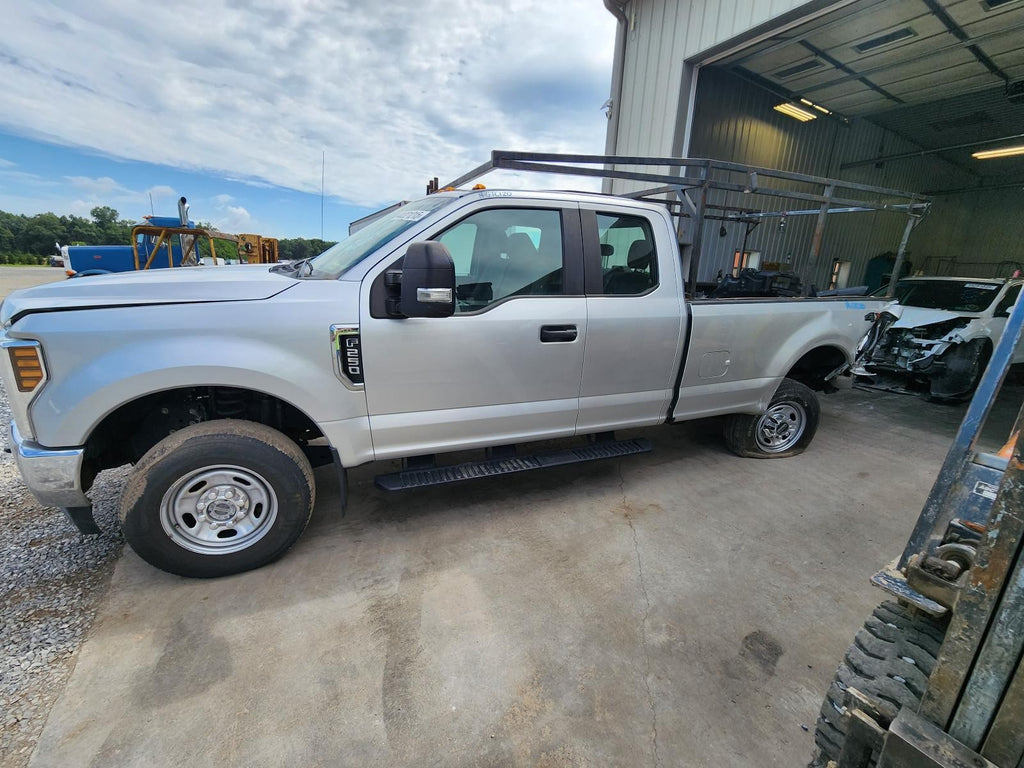 Used Wheel fits: 2019 Ford F250SD PICKUP 17x7-1/2 SRW TPMS 5 spoke steel road wh