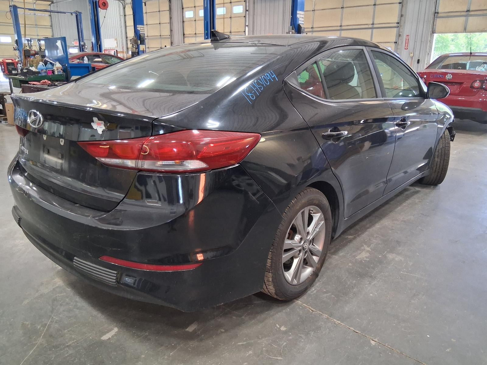 Used Left Tail Light Assembly fits: 2018 Hyundai Elantra Sedan quarter panel mou
