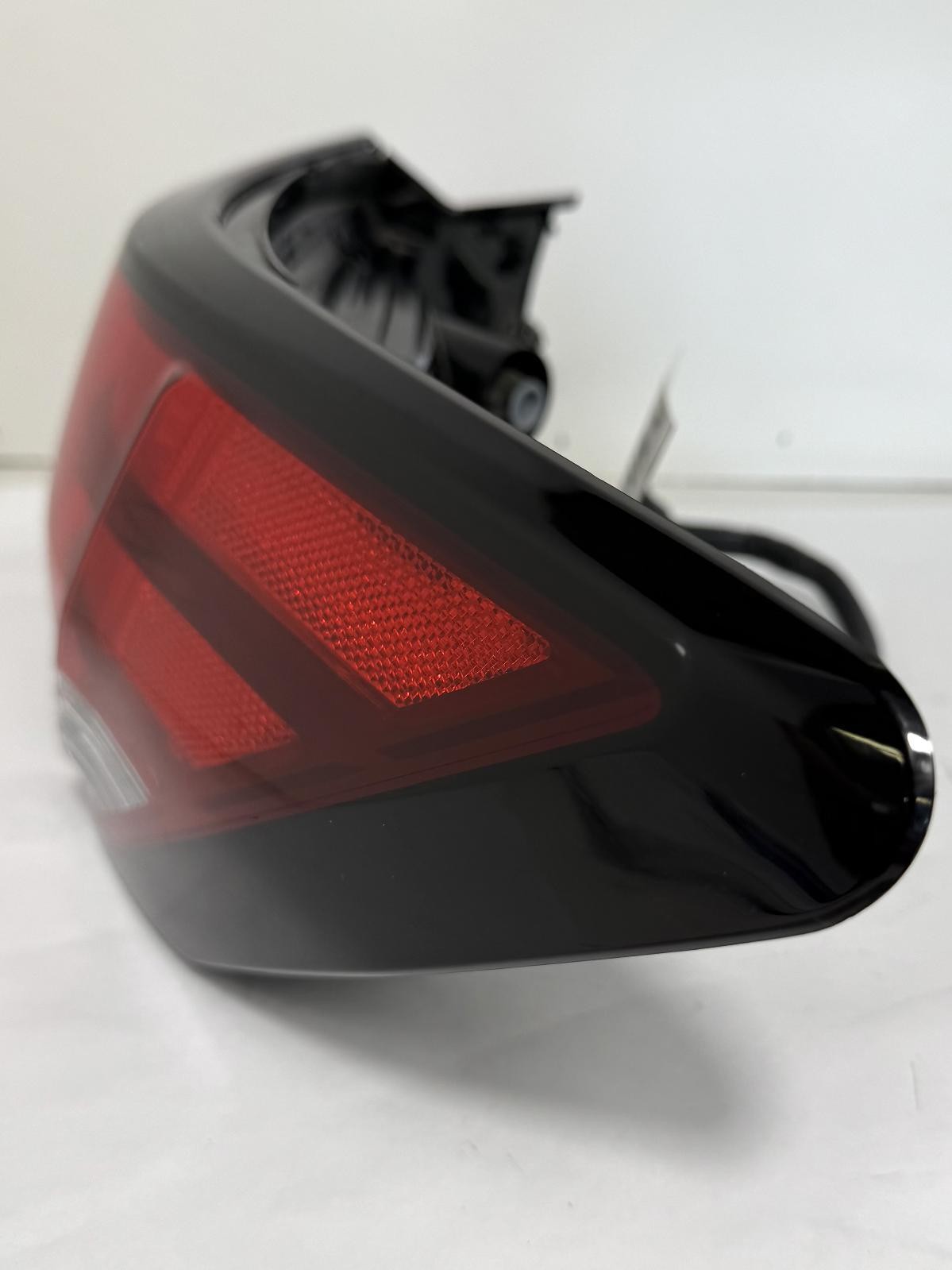 2020-2025 NISSAN SENTRA TAILLIGHT RIGHT SIDE QUARTER PANEL MOUNTED OEM