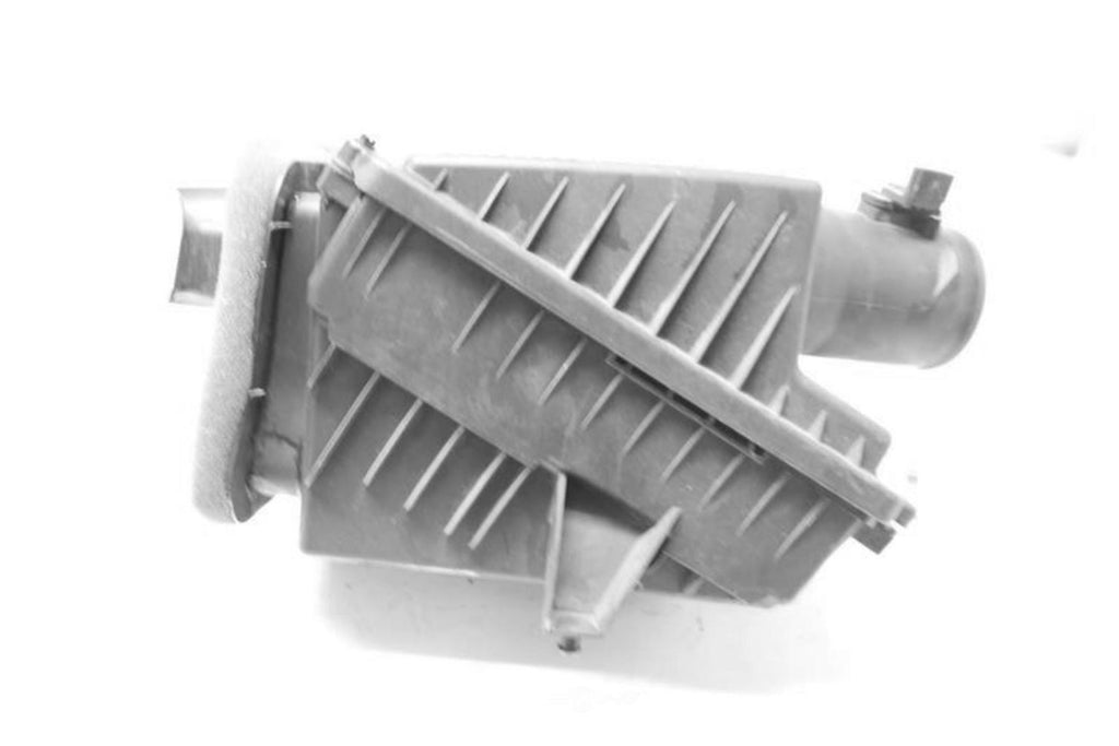 Used Air Cleaner Assembly fits: 2016 Gmc Yukon  Grade A