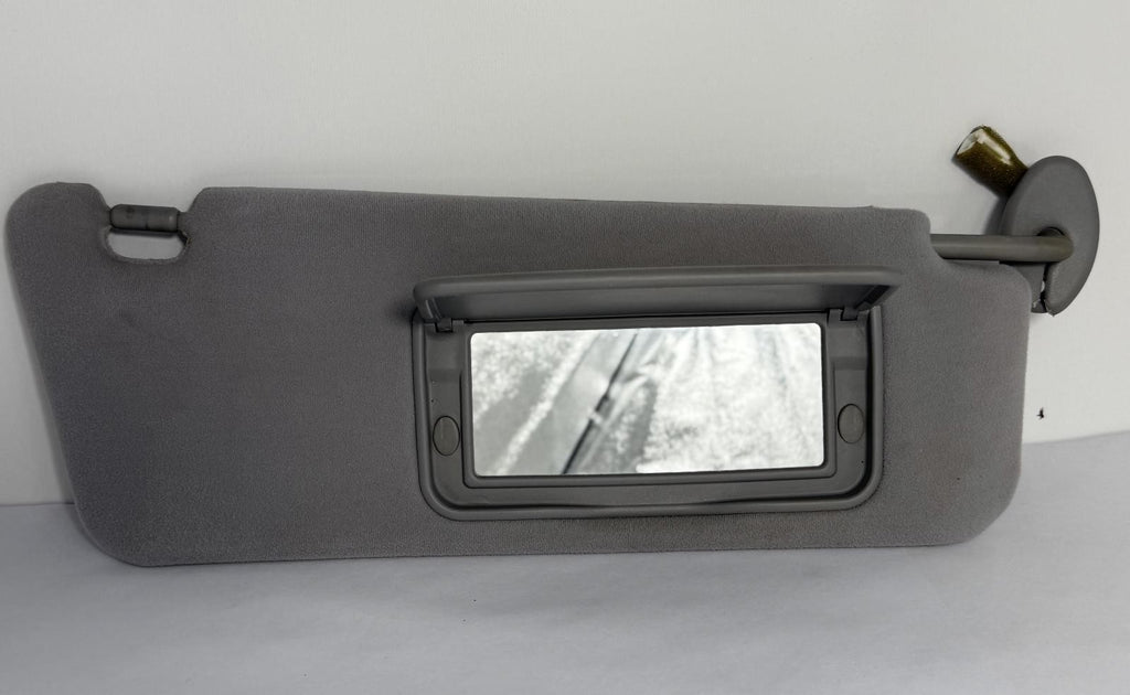 2005-2006 LEXUS ES330 SUN VISOR RIGHT PASSENGER SIDE OEM 