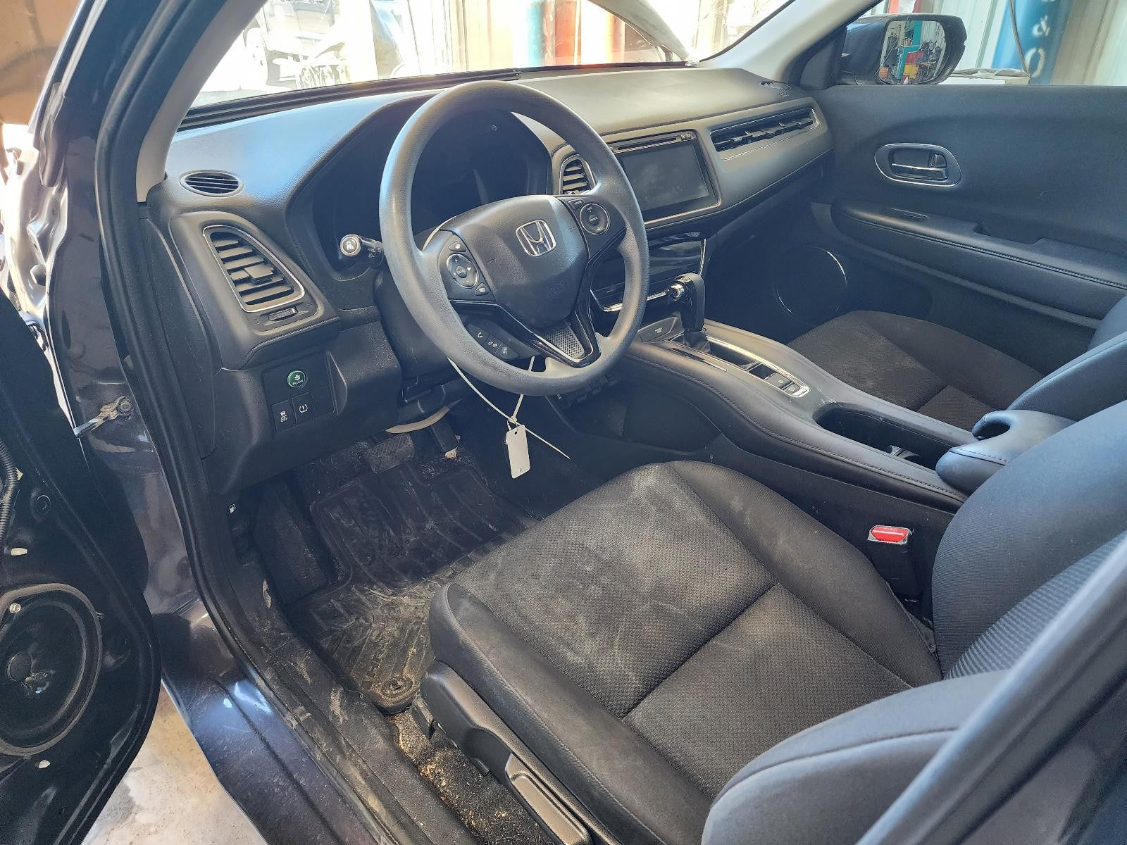 Used Front Left Seat Front fits: 2017 Honda Hr-v airbag manual cloth heated Fron