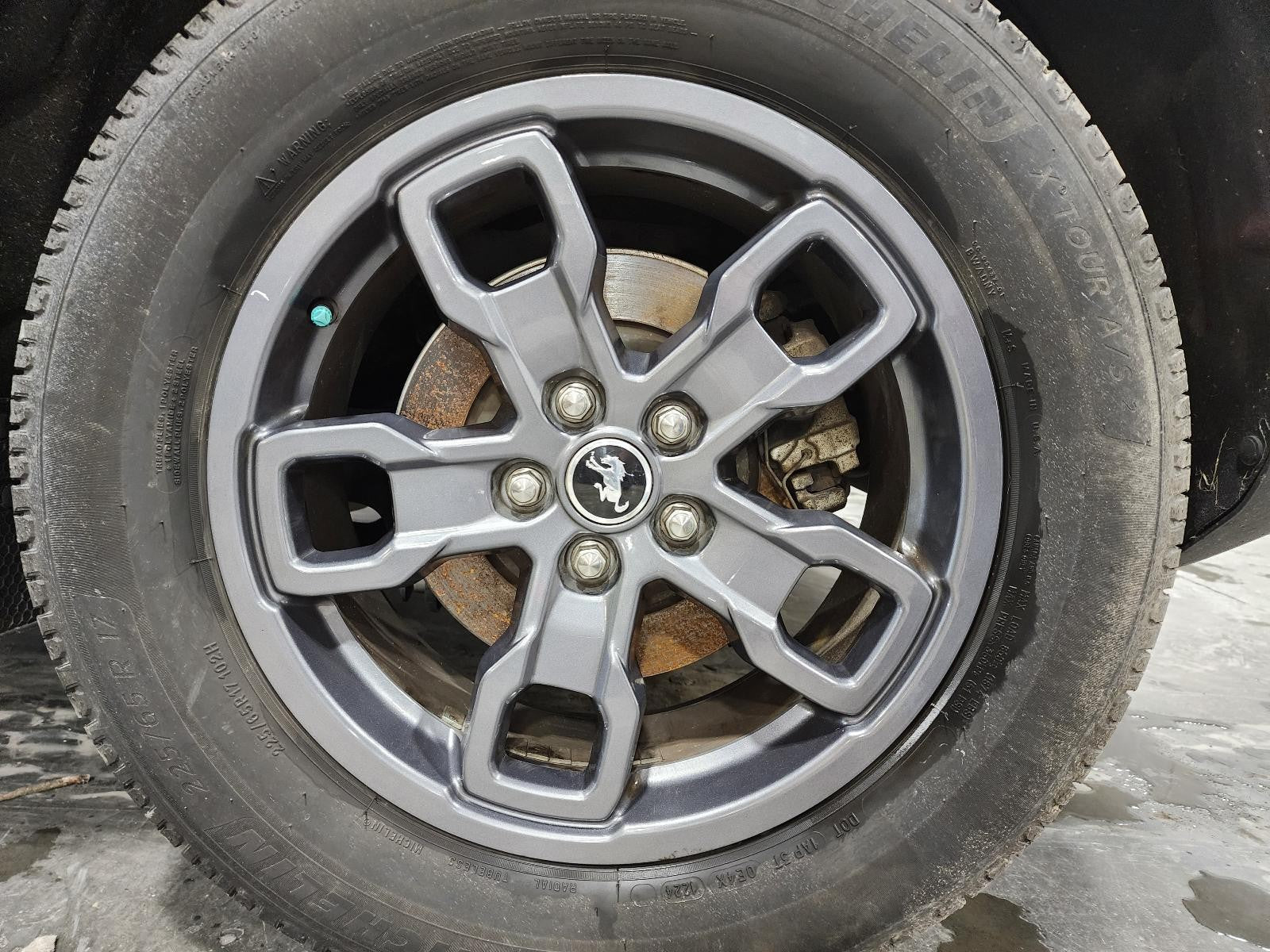 Used Wheel fits: 2022 Ford Bronco sport 17x7 alloy 5 spoke slotted spoke Grade A