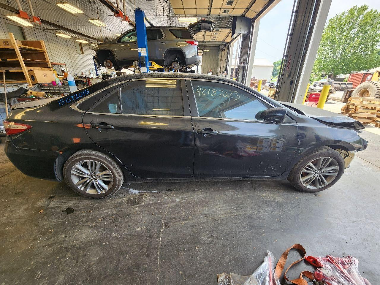 Used Right Door Mirror fits: 2015 Toyota Camry Power heated w/o blind spot alert