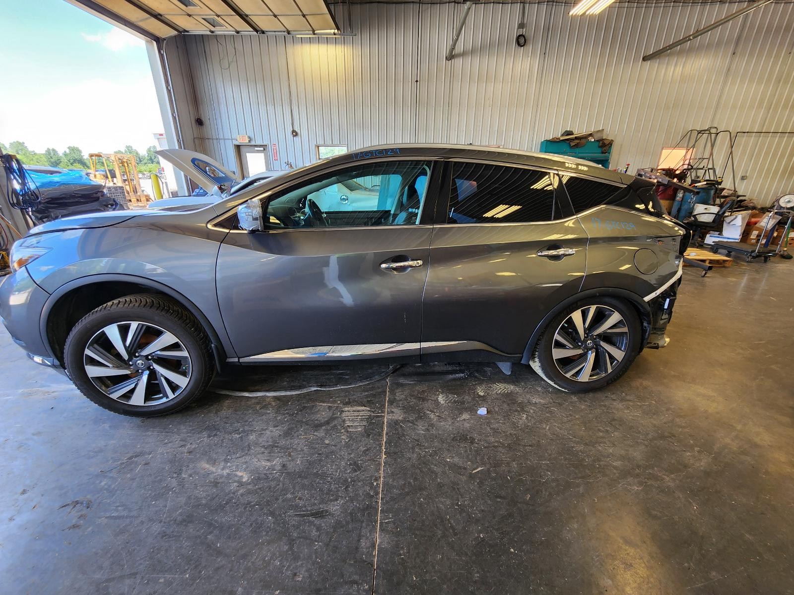 Used Front Left Drive Axle Shaft fits: 2017 Nissan Murano Front Axle AWD L. Fron