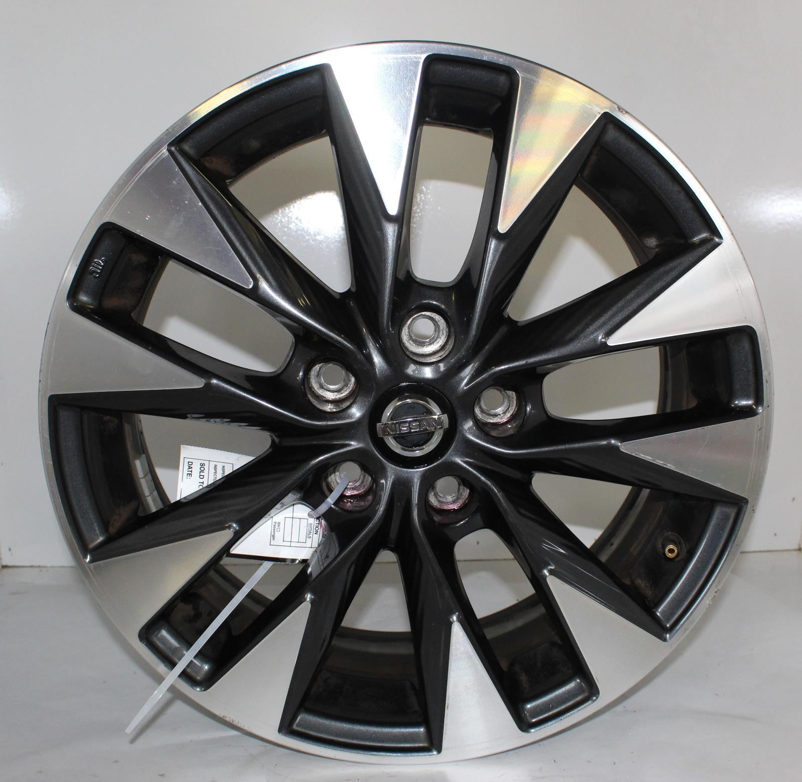 NISSAN SENTRA Wheel 17x6-1/2 (alloy), 10 spoke (SR), machined and painted (V s