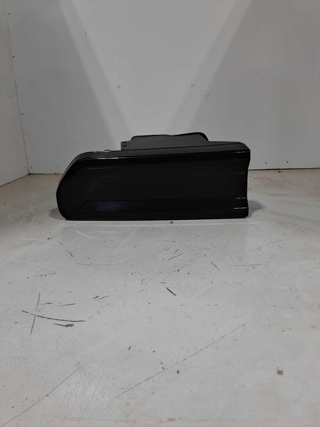 Used Right Tail Light Assembly fits: 2019 Chevrolet Traverse quarter panel mount