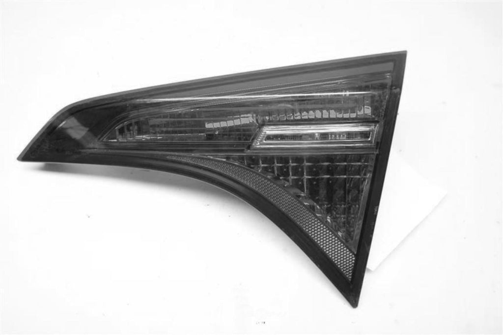 Used Right Tail Light Assembly fits: 2017 Toyota Corolla Sedan w/LED reverse lam
