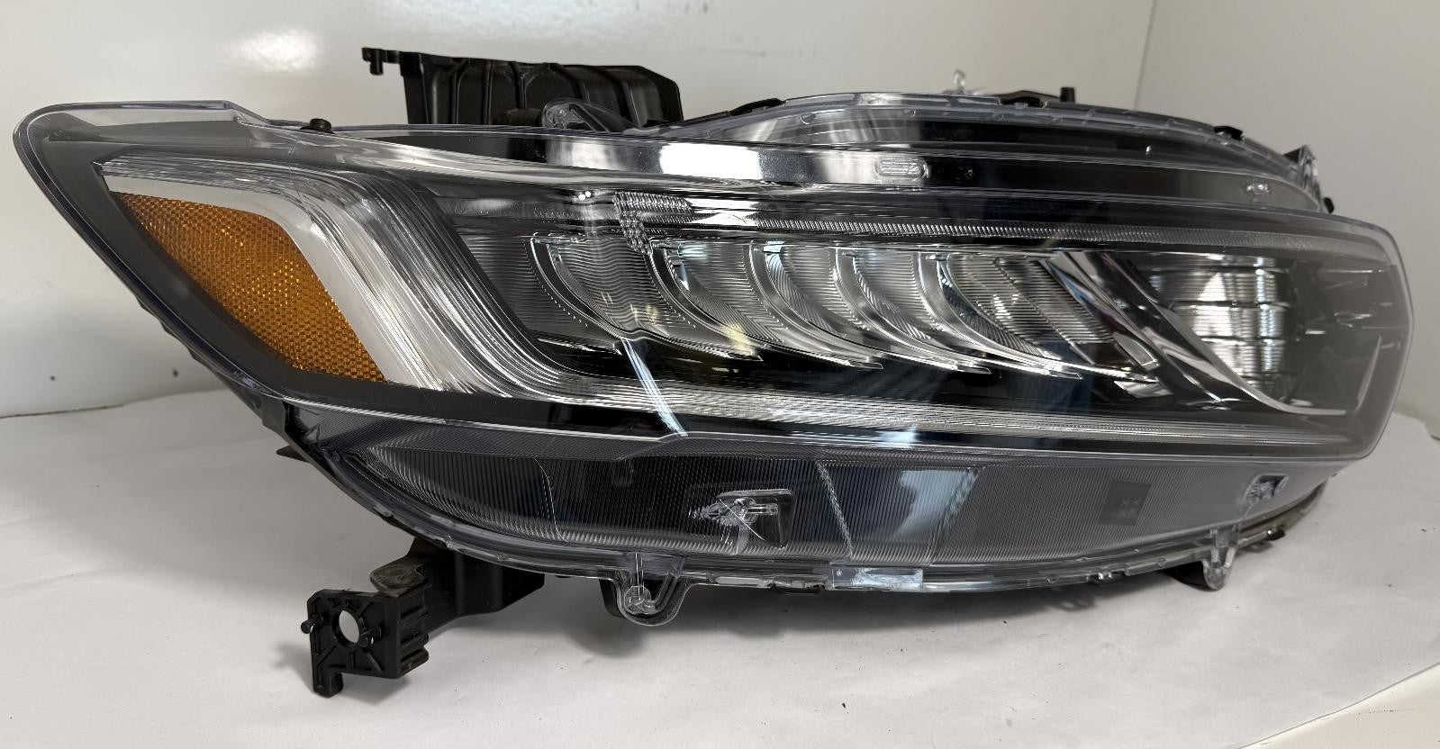 2018-2022 HONDA ACCORD HEADLIGHT RIGHT SIDE HALOGEN OEM