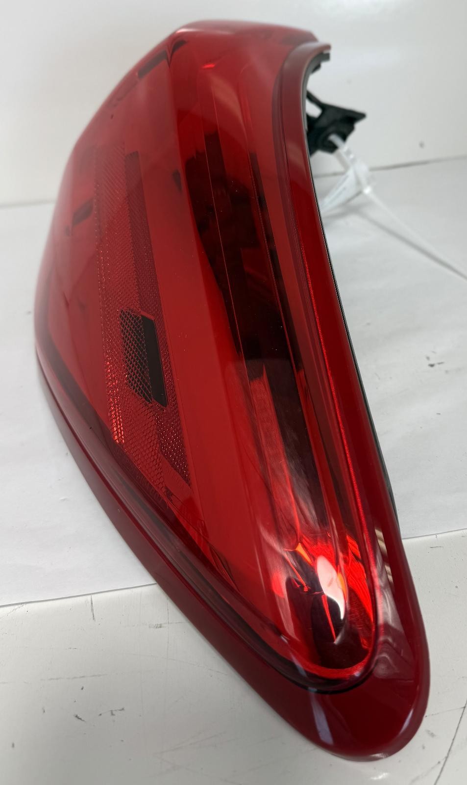 2017-2020 NISSAN PATHFINDER TAILLIGHT RIGHT SIDE QUARTER MOUNT OEM