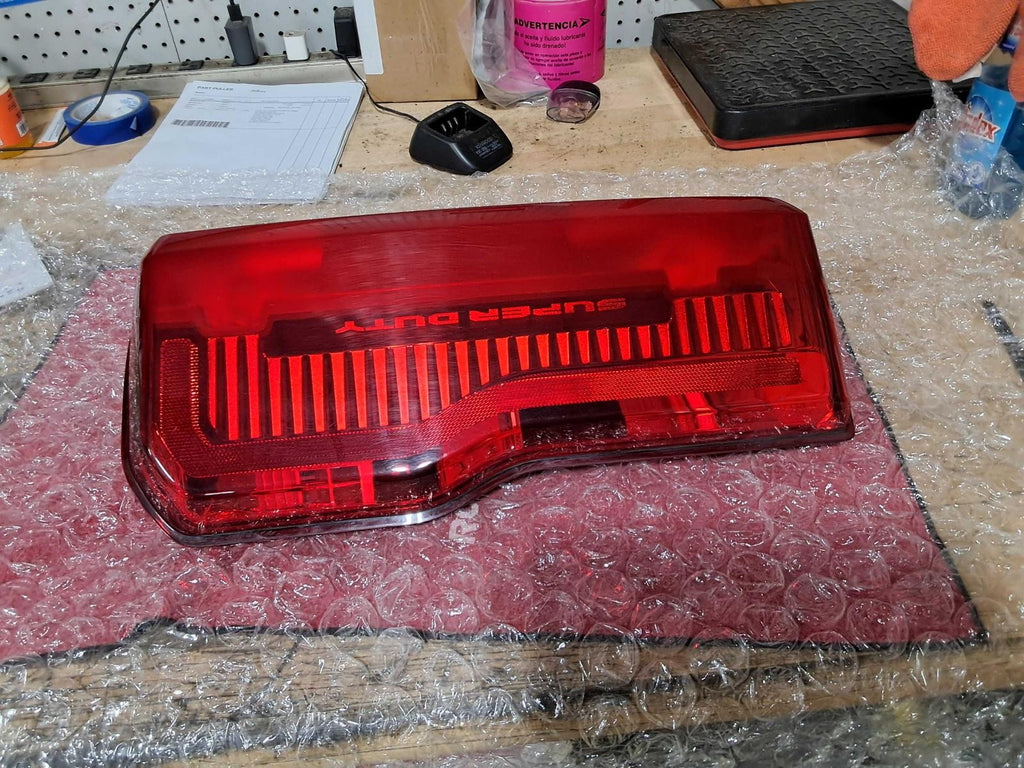 Used Left Tail Light Assembly fits: 2024 Ford F350SD PICKUP incandescent w/o LED