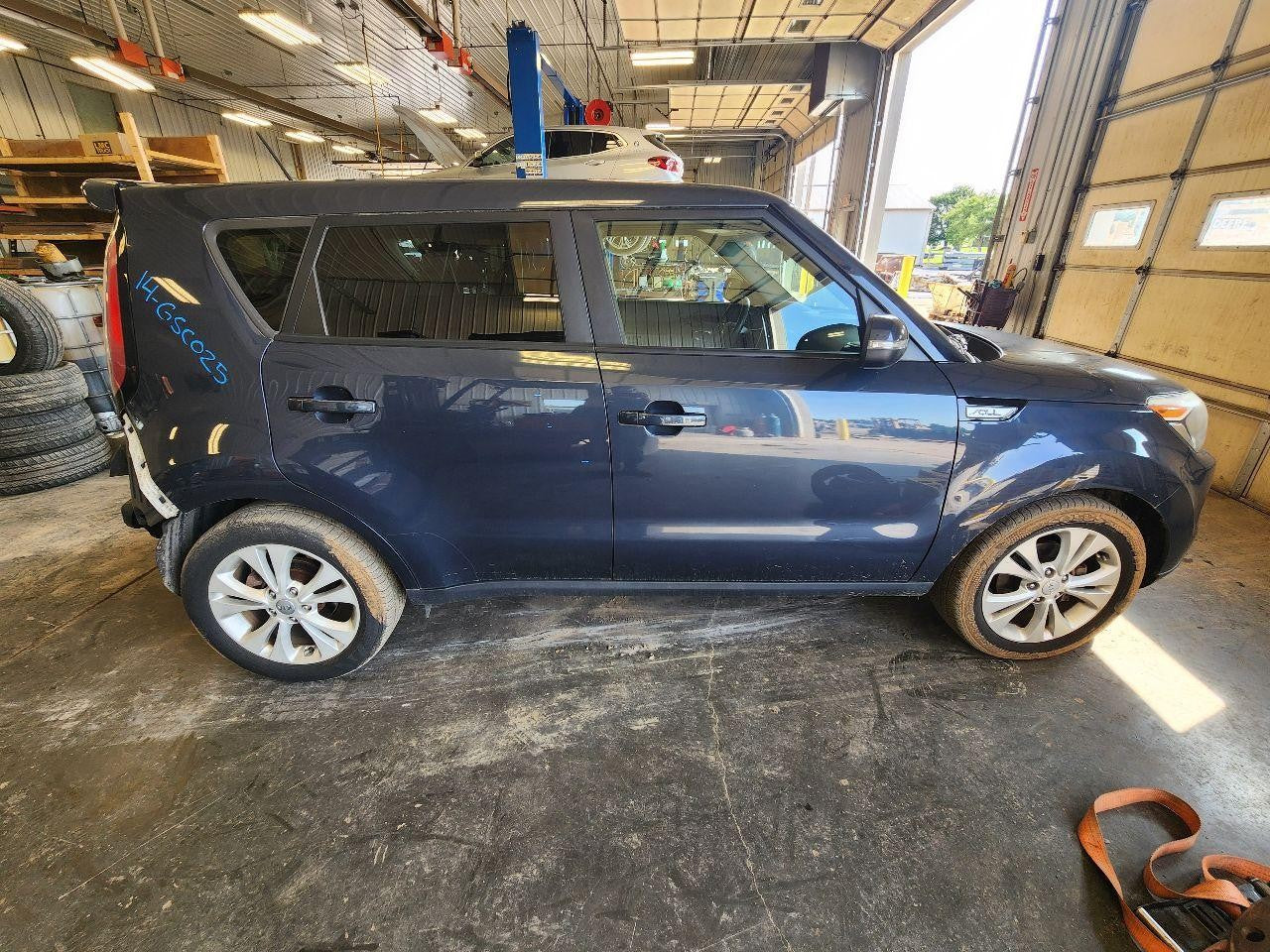 Used Front Bumper Reinforcement Front fits: 2014 Kia Soul Front Grade A