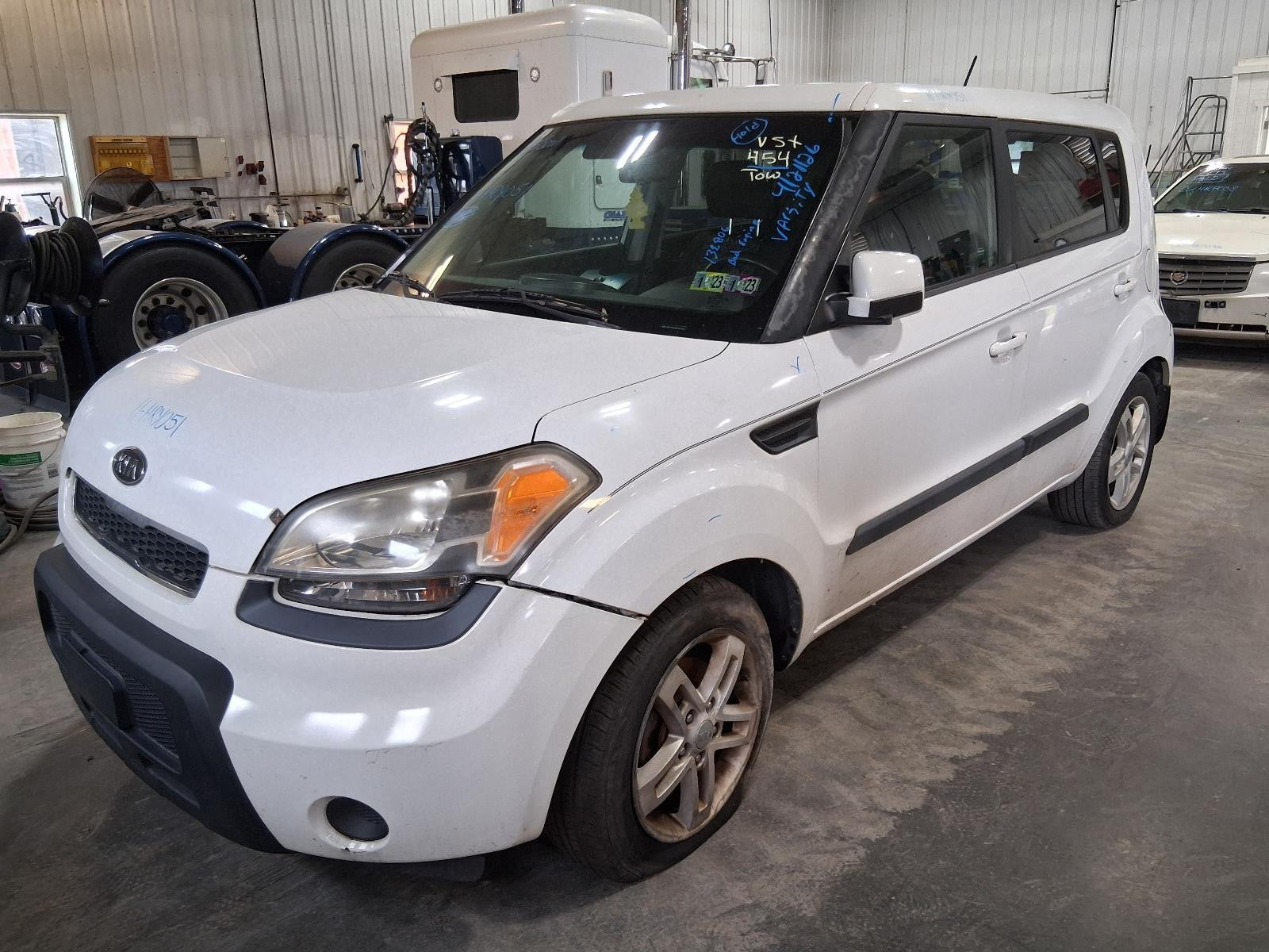Used Air Cleaner Assembly fits: 2011 Kia Soul 2.0 Grade A