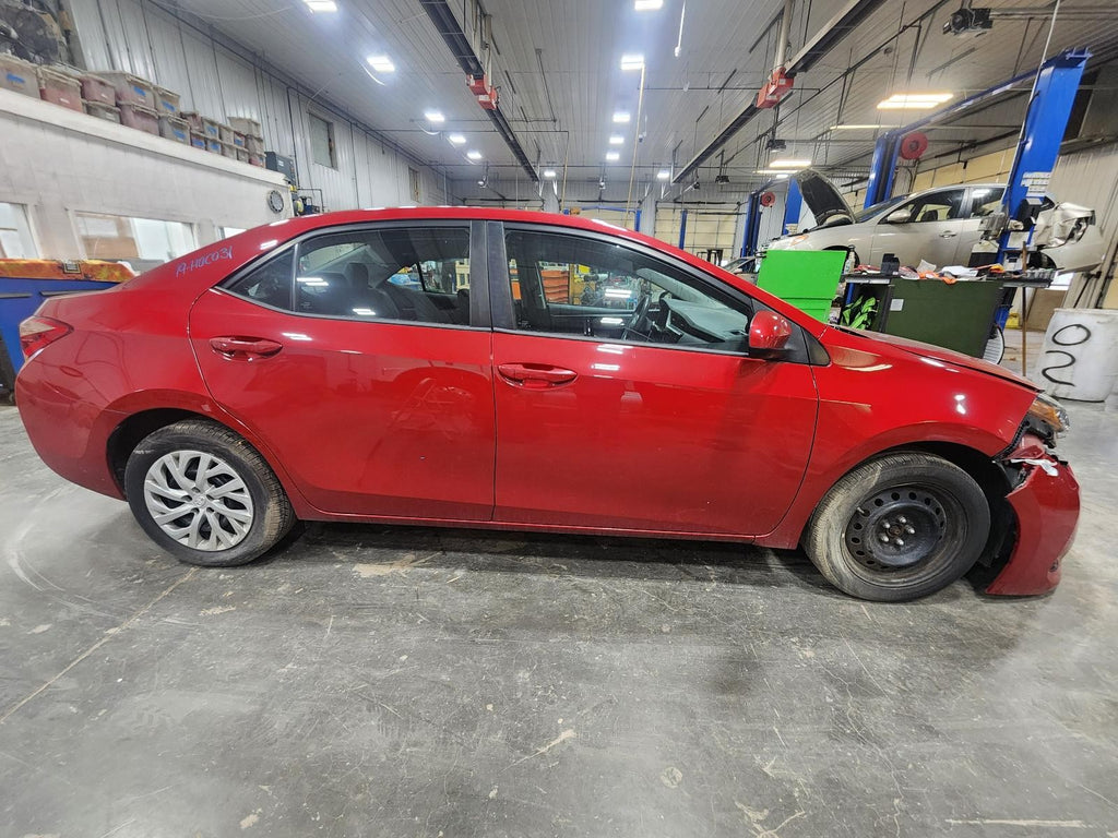 Used Right Tail Light Assembly fits: 2019 Toyota Corolla Sdn w/o LED reverse lam