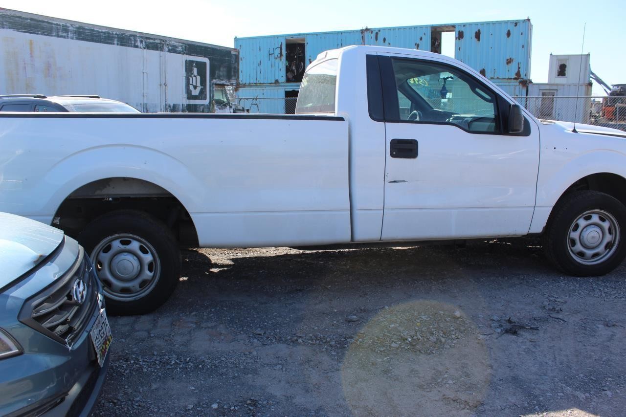 Used Left Door Mirror fits: 2010 Ford F150 PICKUP Manual pedestal sail mounted L