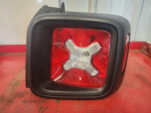 JEEP RENEGADE R Taillight black bezel, R. 15 16 17 18
