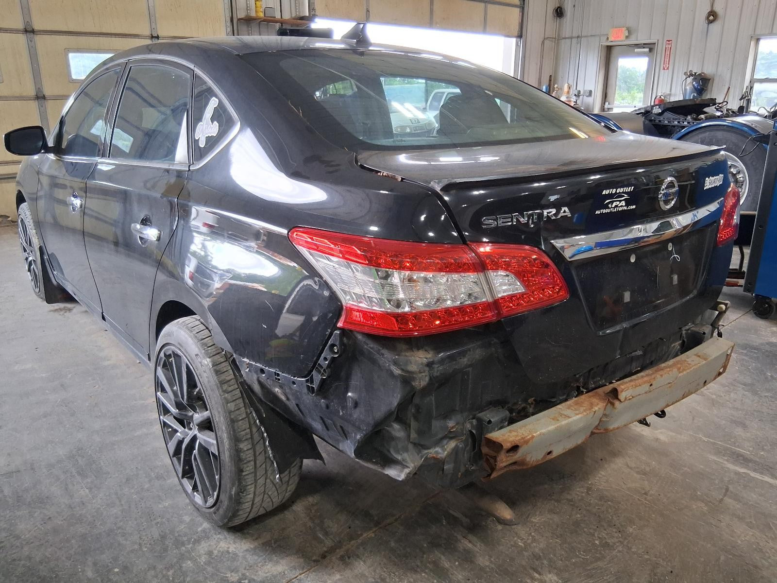 Used Front Right Lower Lower Control Arm Front fits: 2015 Nissan Sentra Front Ri