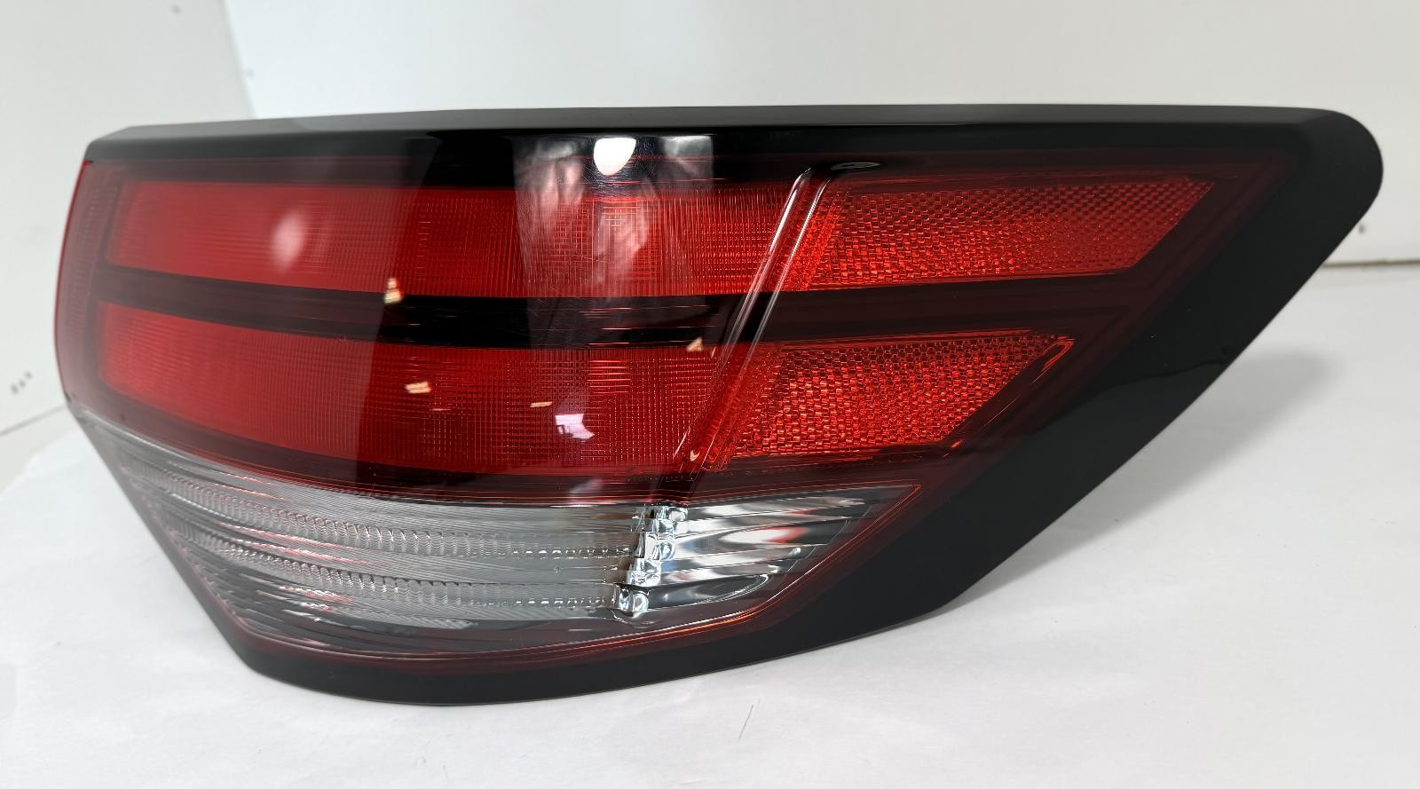 2020-2025 NISSAN SENTRA TAILLIGHT RIGHT SIDE QUARTER PANEL MOUNTED OEM
