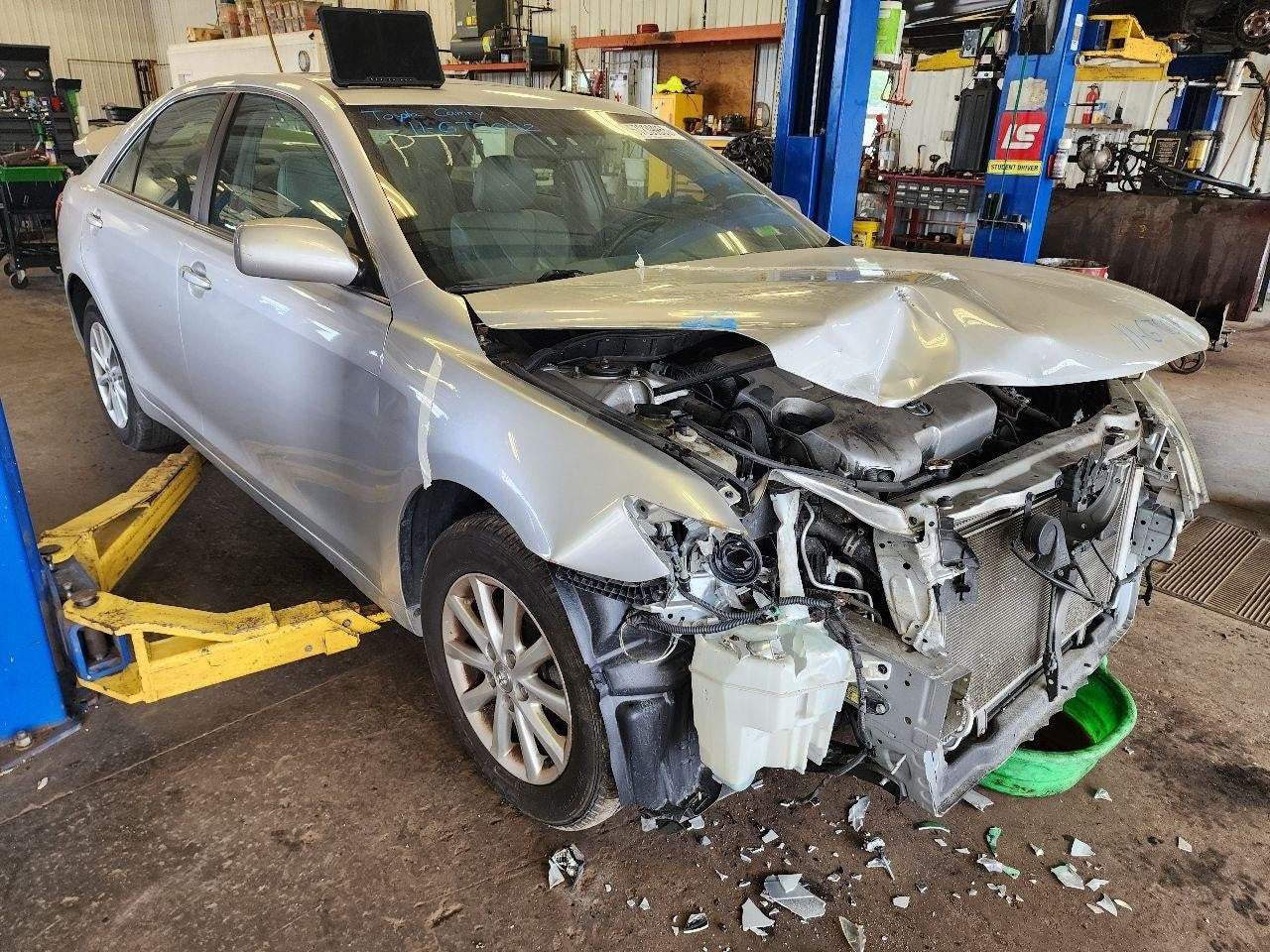Used Windshield Wiper Motor fits: 2011 Toyota Camry  Grade A