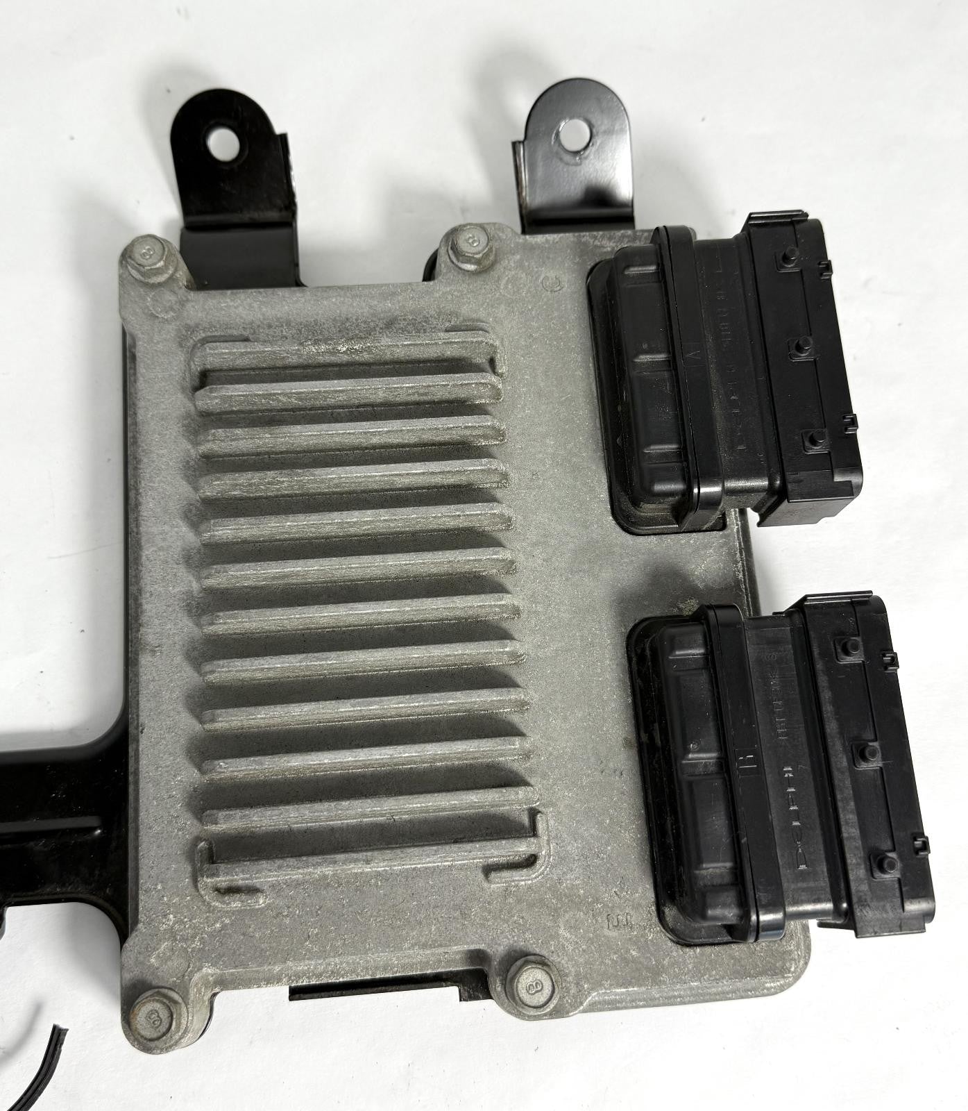 Used Engine Control Module (ECM) fits: 2011 Kia Sorento Electronic Control Modul