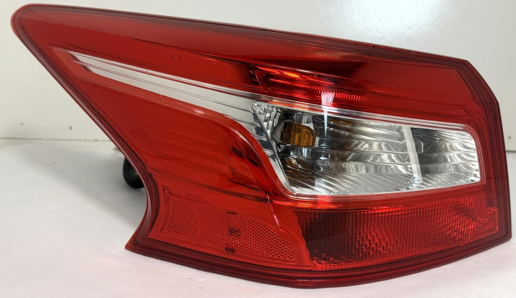 Used Left Tail Light Assembly fits: 2018 Nissan Sentra quarter panel mounted Lef