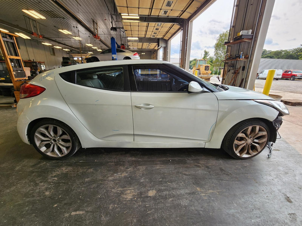 Used Rear Right Door Window Regulator Rear fits: 2012 Hyundai Veloster Rear Righ