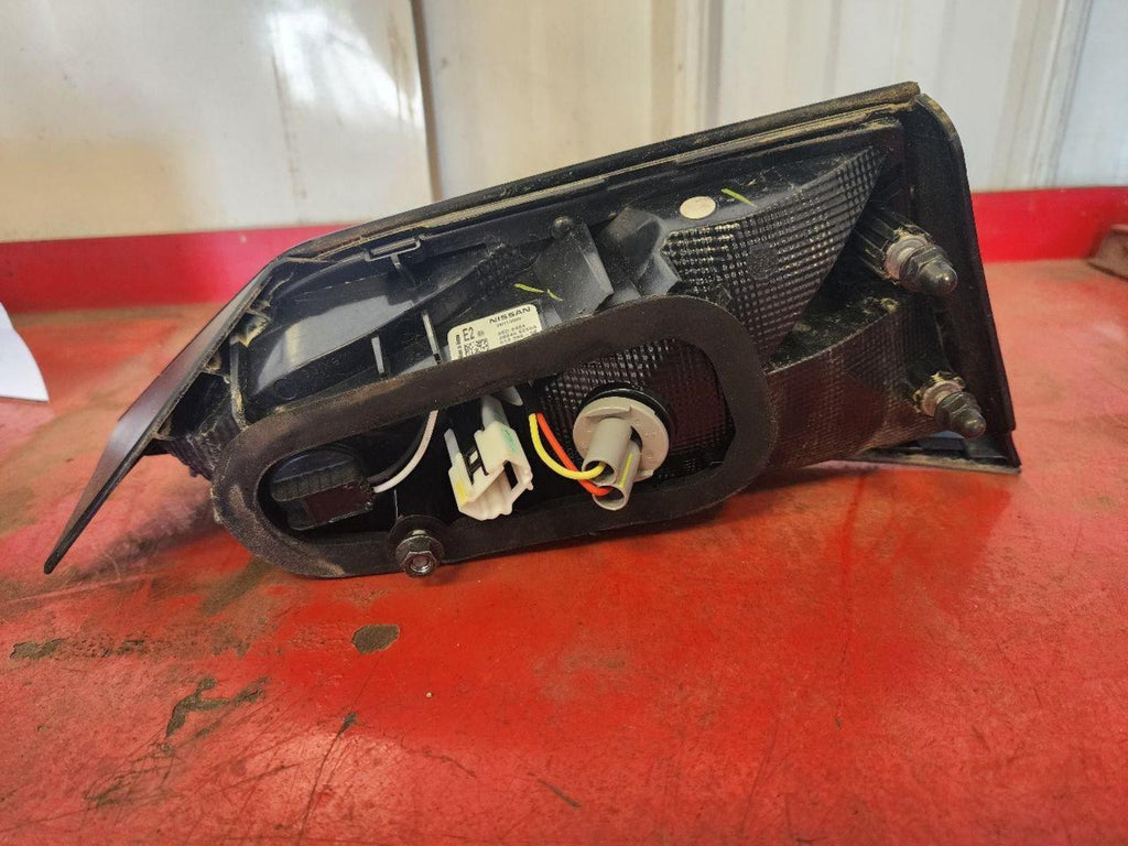 NISSAN VERSA R Taillight decklid mounted, R. 20 21 22 23