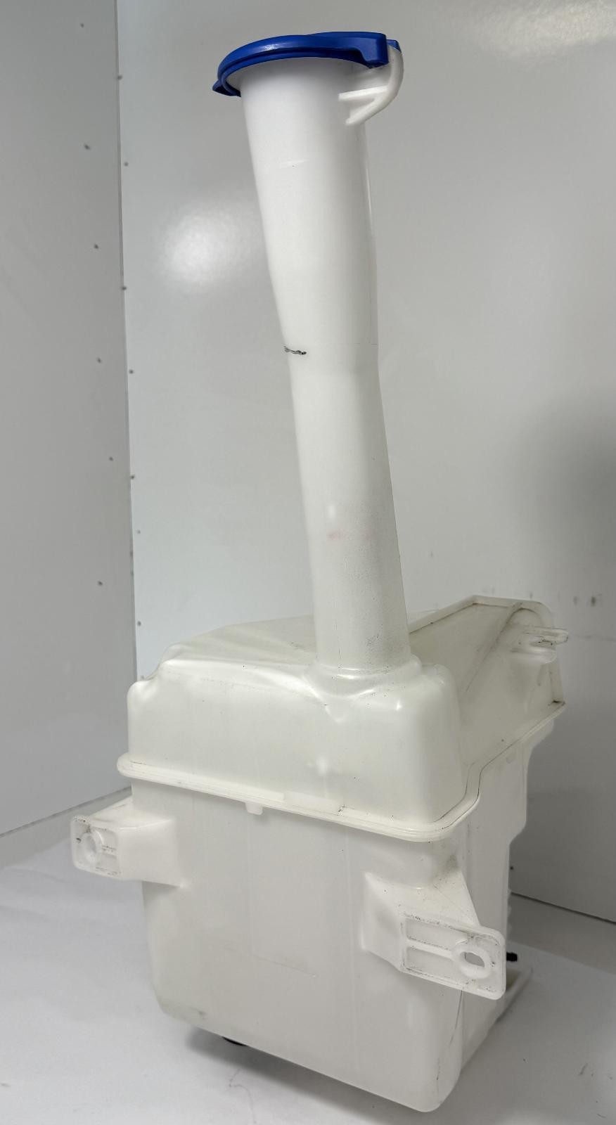 2015-2019 HYUNDAI SONATA WASHER BOTTLE 2.4L OEM