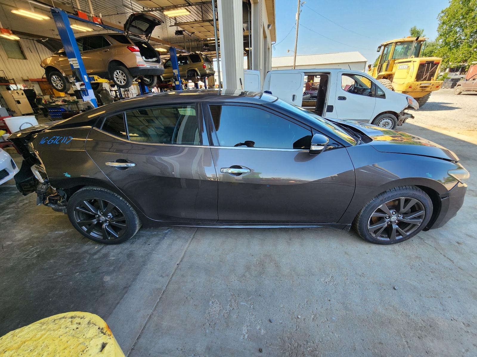 Used Front Left Fender fits: 2016 Nissan Maxima Front Left Grade A