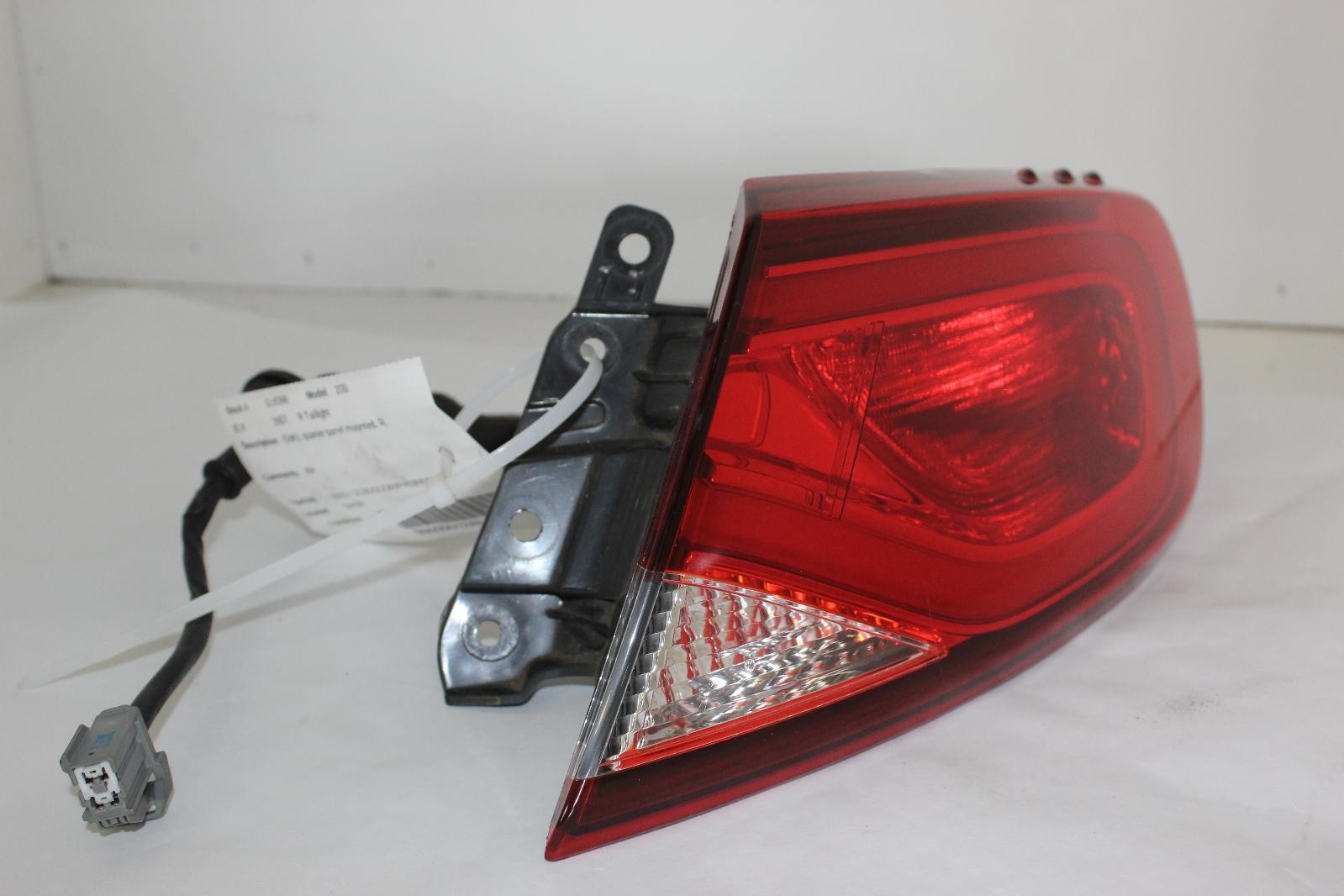 CHRYSLER 200 R Taillight (Sdn), quarter panel mounted, R. 15 16