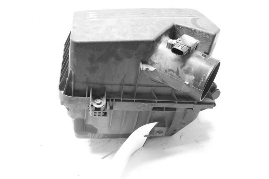 Used Air Cleaner Assembly fits: 2011 Toyota Camry VIN E 5th digit 2.4L 4 cylinde