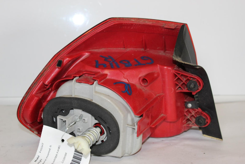 VOLKSWAGEN PASSAT R Taillight (Sdn), quarter panel mounted, R. 12 13 14 15