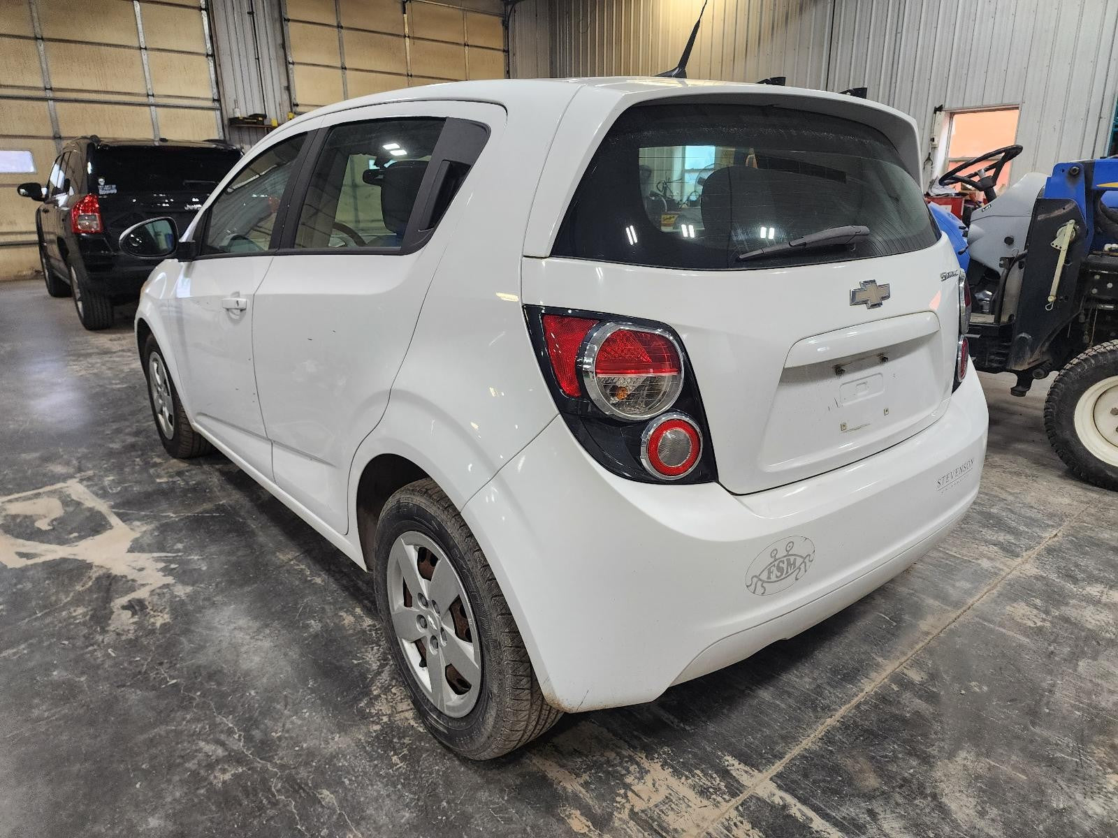 Used Front Bumper Reinforcement Front fits: 2014 Chevrolet Sonic upper Front Gra