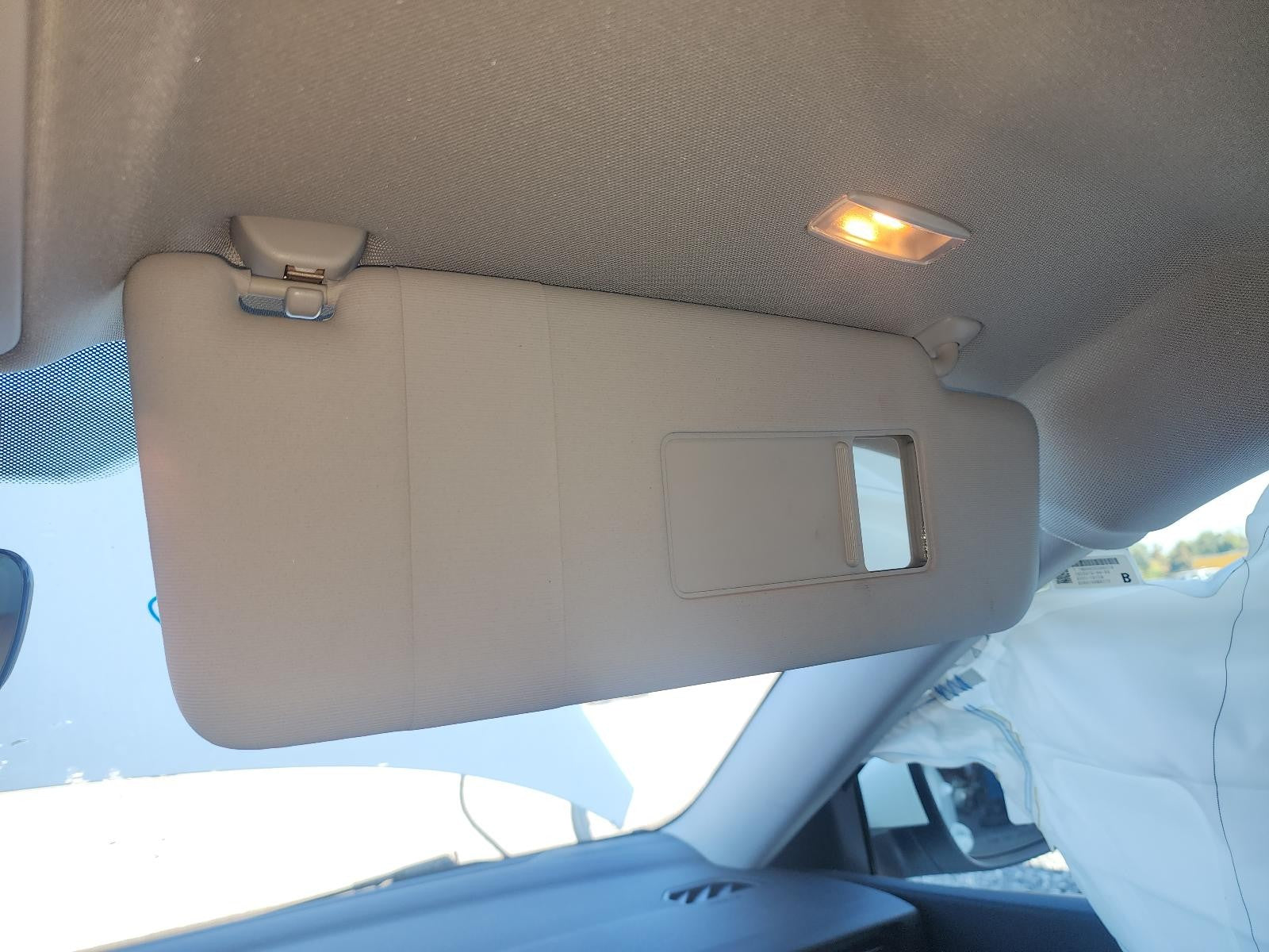 Used Right Sun Visor fits: 2020 Volkswagen Passat w/illuminated roof mounted Rig