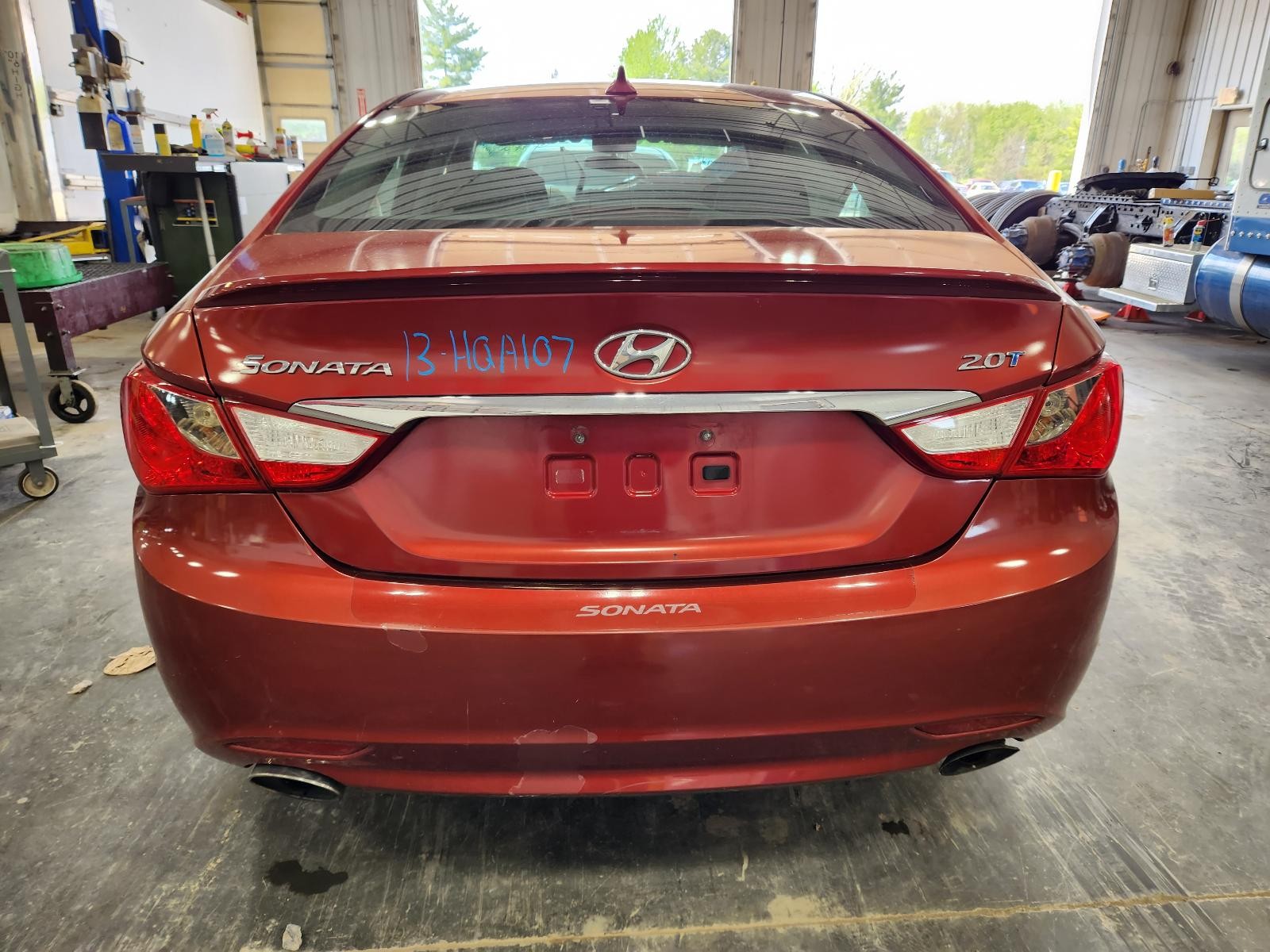 Used Left Tail Light Assembly fits: 2013 Hyundai Sonata VIN C 8th digit quarter