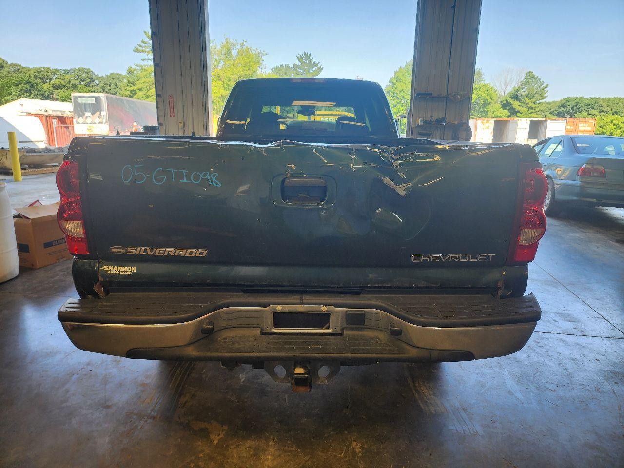Used Front Left Door Window Regulator Front fits: 2005 Chevrolet Silverado 3500
