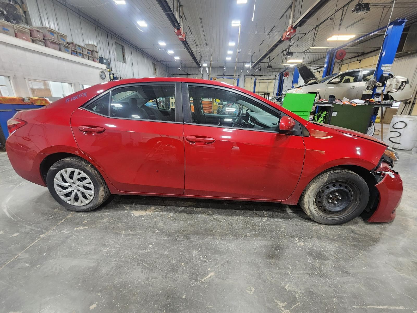 Used Front Left Seat Front fits: 2019 Toyota Corolla bucket air bag manual cloth