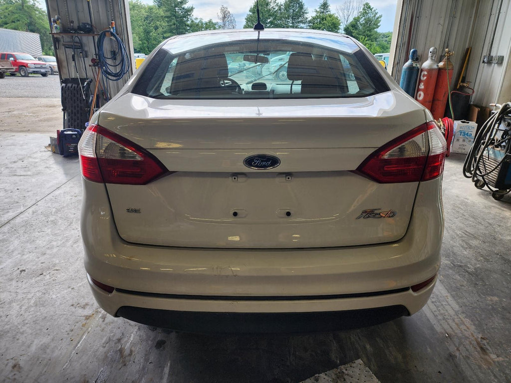 FORD FIESTA R Taillight (4 Dr), Sedan, quarter panel mounted, R. 16 17 18 19