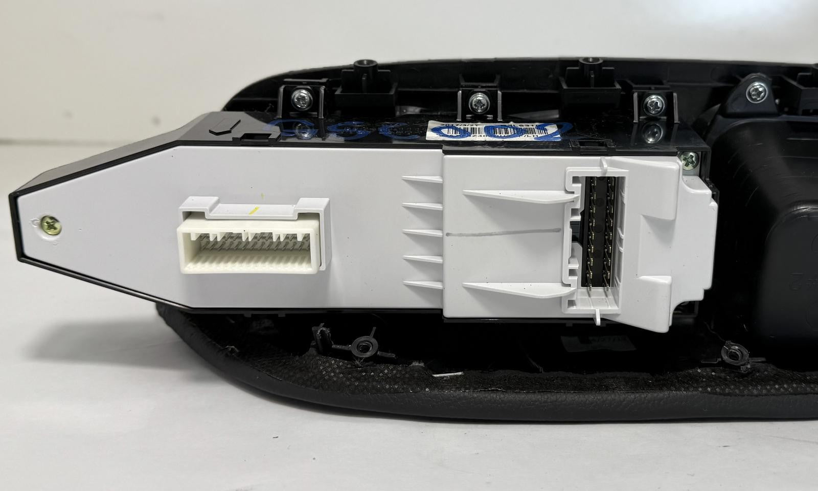 2017-2019 HYUNDAI SANTA FE MASTER WINDOW SWITCH DOOR LOCK FRONT LEFT OEM
