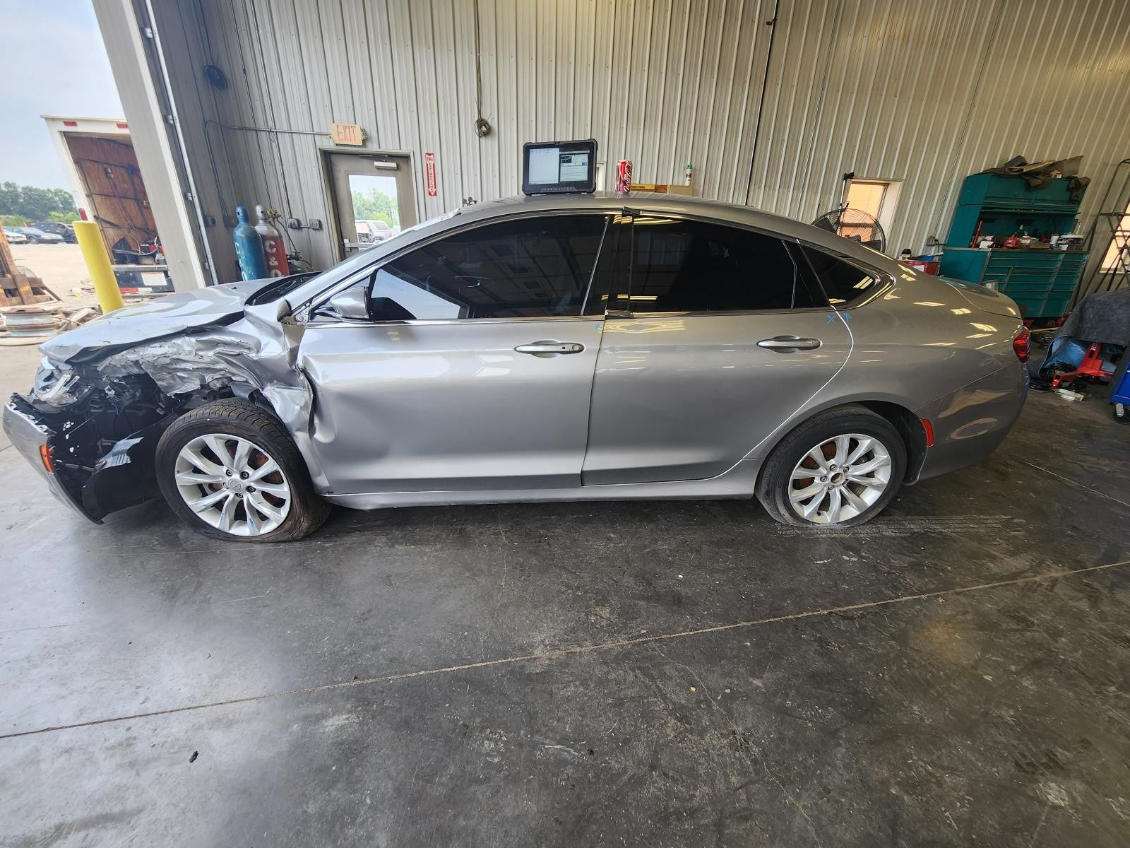 Used Left Tail Light Assembly fits: 2015 Chrysler 200 Sdn quarter panel mounted