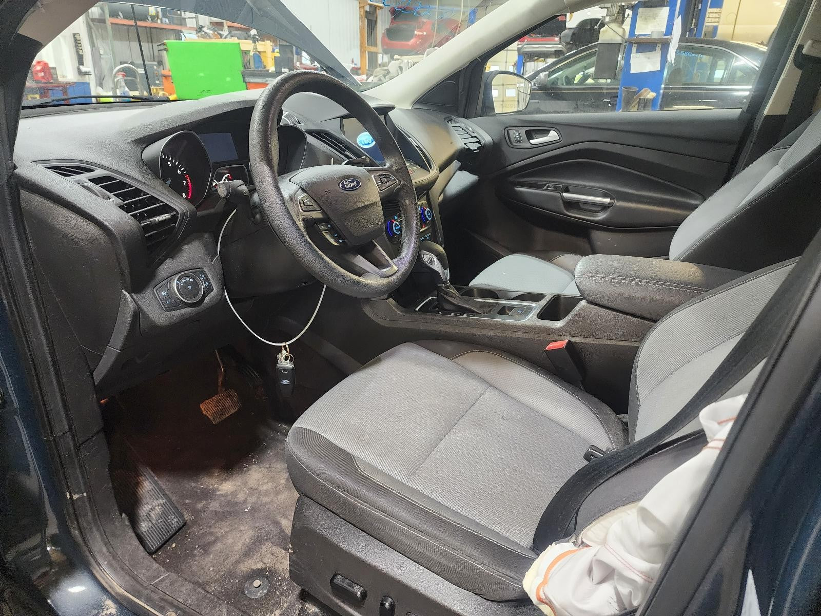 Used Front Right Seat Front fits: 2019 Ford Escape bucket air bag manual cloth F