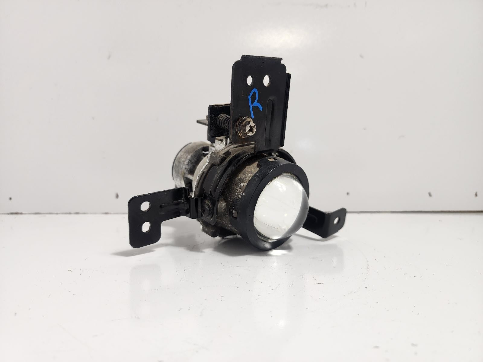 2020-2022 KIA SPORTAGE RIGHT FRONT FOG LAMP HALOGEN OEM